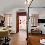 Muses-old Town Apartment *