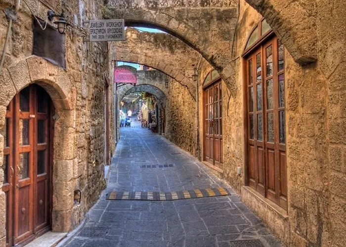 Muses-old Town شقة