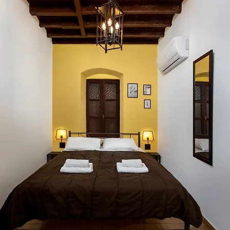 Muses-old Town Apartment *